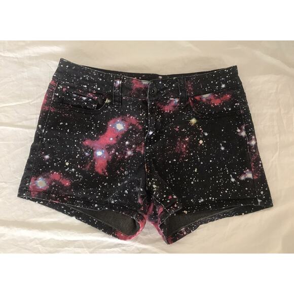 Love sick shorts size 9 - Picture 1 of 6